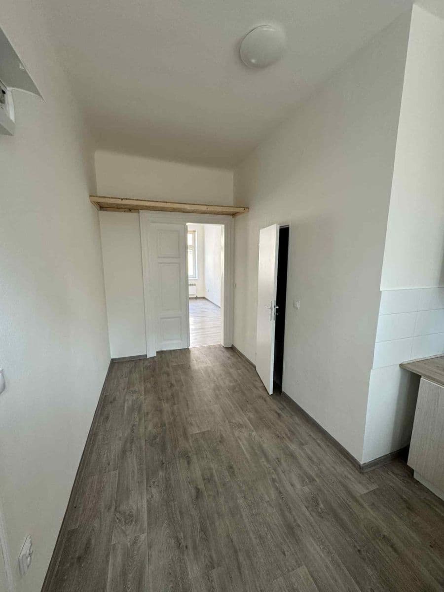 Pronájem bytu 1+1 28 m², Husitská, Praha, Praha Pronájem bytu 1+1 28 m², Husitská, Praha, Praha