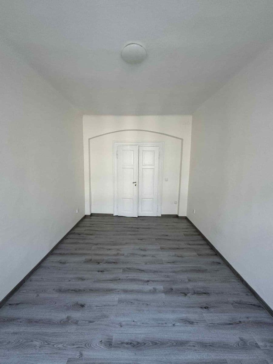 Pronájem bytu 1+1 28 m², Husitská, Praha, Praha Pronájem bytu 1+1 28 m², Husitská, Praha, Praha