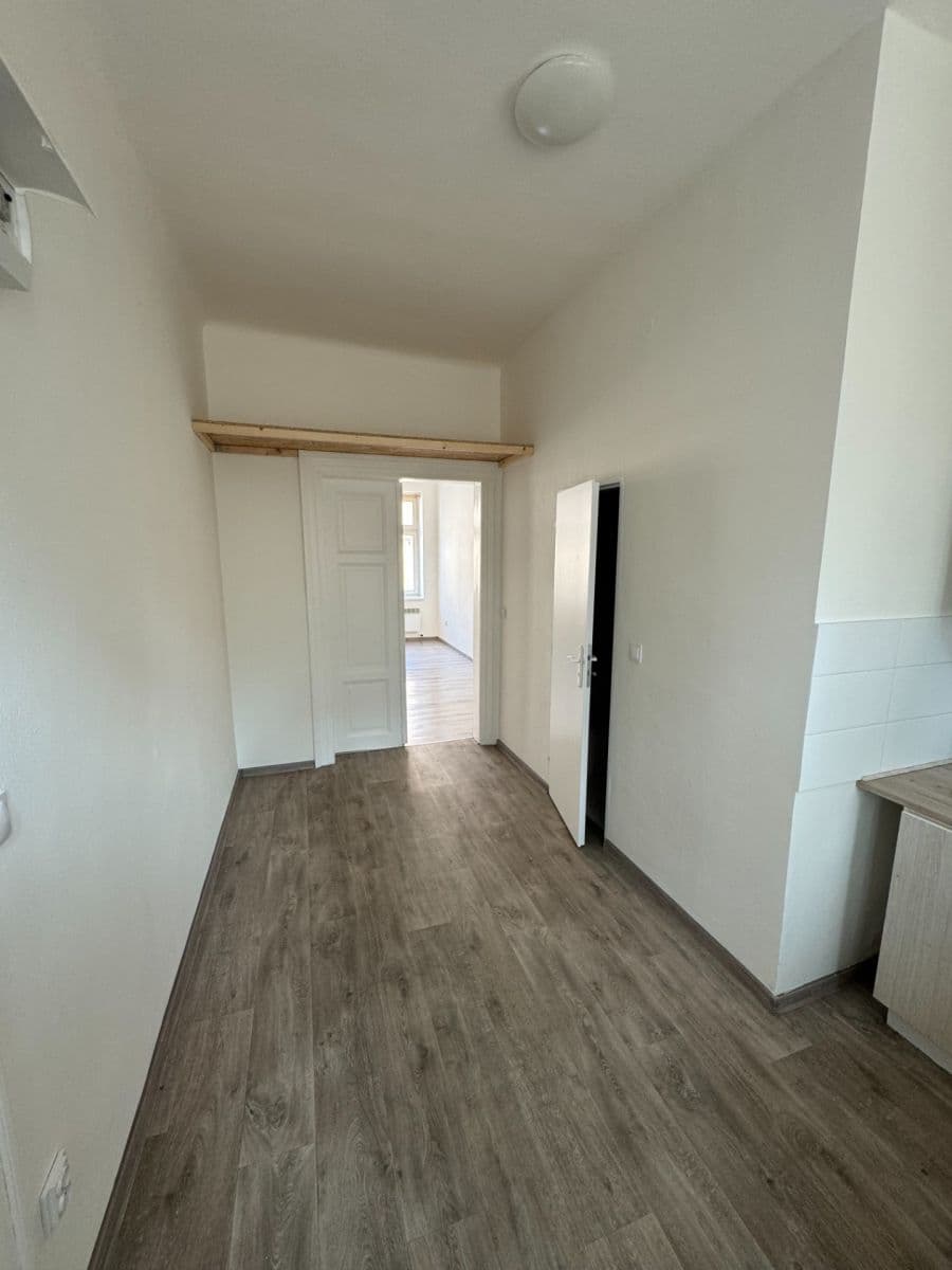 Pronájem bytu 1+1 28 m², Husitská, Praha, Praha Pronájem bytu 1+1 28 m², Husitská, Praha, Praha