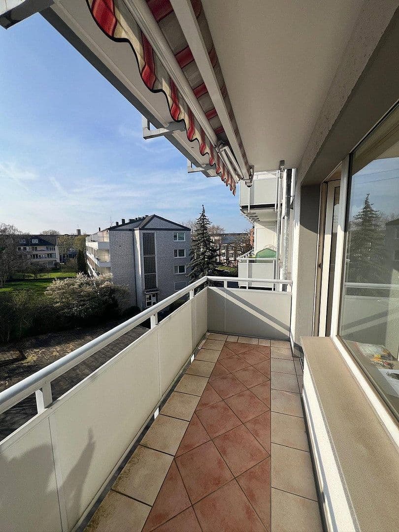 Prodej bytu 3+1 58 m², Düsseldorf, Severní Porýní-Vestfálsko Prodej bytu 3+1 58 m², Düsseldorf, Severní Porýní-Vestfálsko