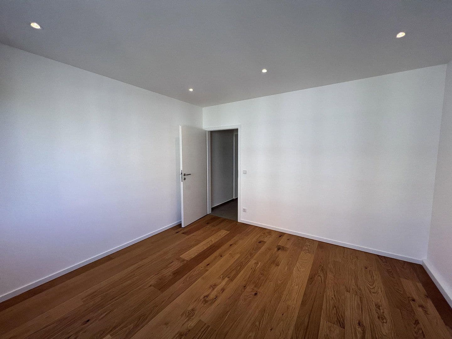 Prodej bytu 3+1 58 m², Düsseldorf, Severní Porýní-Vestfálsko Prodej bytu 3+1 58 m², Düsseldorf, Severní Porýní-Vestfálsko