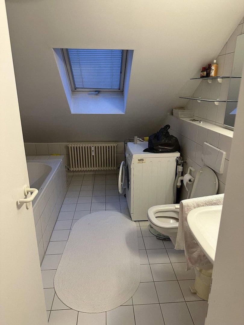 Pronájem bytu 2+1 89 m², Simmernstraße 12, München, Bavorsko Pronájem bytu 2+1 89 m², Simmernstraße 12, München, Bavorsko
