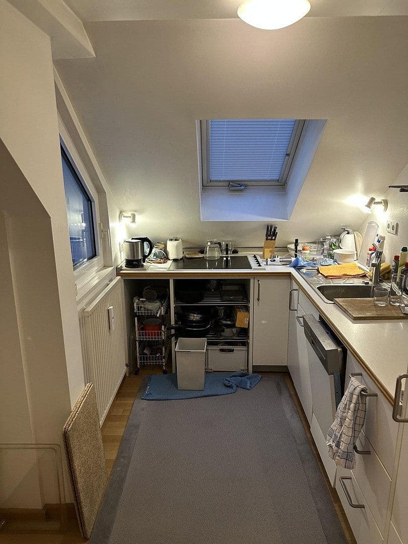 Pronájem bytu 2+1 89 m², Simmernstraße 12, München, Bavorsko Pronájem bytu 2+1 89 m², Simmernstraße 12, München, Bavorsko