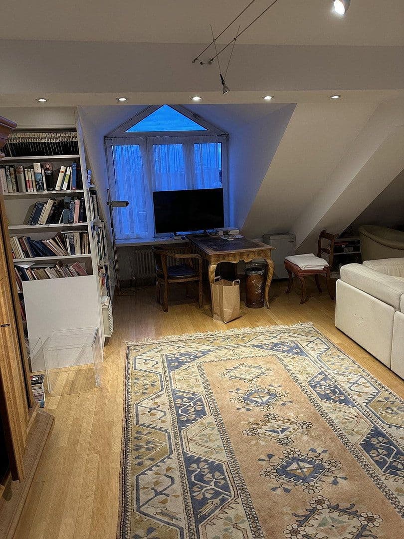 Pronájem bytu 2+1 89 m², Simmernstraße 12, München, Bavorsko Pronájem bytu 2+1 89 m², Simmernstraße 12, München, Bavorsko
