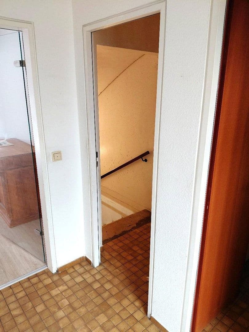 Prodej domu 128 m², pozemek 252 m², Heinrich-Heine-Str. 7, Oestrich-Winkel, Hessen Prodej domu 128 m², pozemek 252 m², Heinrich-Heine-Str. 7, Oestrich-Winkel, Hessen