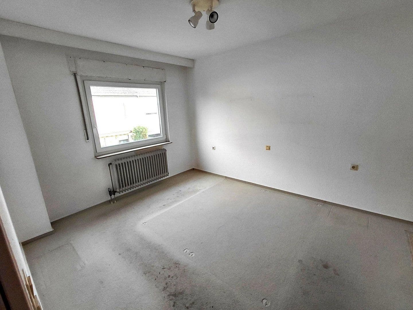 Prodej domu 128 m², pozemek 252 m², Heinrich-Heine-Str. 7, Oestrich-Winkel, Hessen Prodej domu 128 m², pozemek 252 m², Heinrich-Heine-Str. 7, Oestrich-Winkel, Hessen