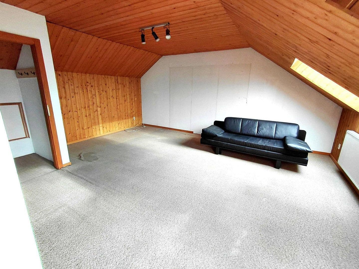 Prodej domu 128 m², pozemek 252 m², Heinrich-Heine-Str. 7, Oestrich-Winkel, Hessen Prodej domu 128 m², pozemek 252 m², Heinrich-Heine-Str. 7, Oestrich-Winkel, Hessen