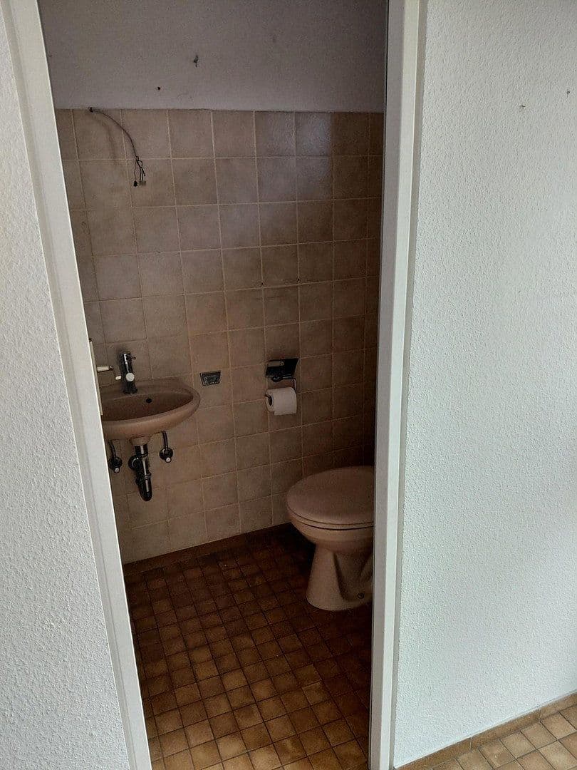 Prodej domu 128 m², pozemek 252 m², Heinrich-Heine-Str. 7, Oestrich-Winkel, Hessen Prodej domu 128 m², pozemek 252 m², Heinrich-Heine-Str. 7, Oestrich-Winkel, Hessen
