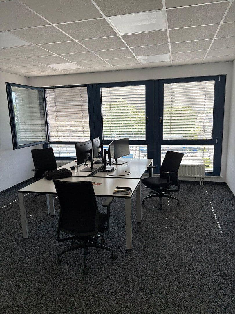 Pronájem kanceláře 50 m², Berner Str. 71, Frankfurt - Nieder-Eschbach, Hessen Pronájem kanceláře 50 m², Berner Str. 71, Frankfurt - Nieder-Eschbach, Hessen