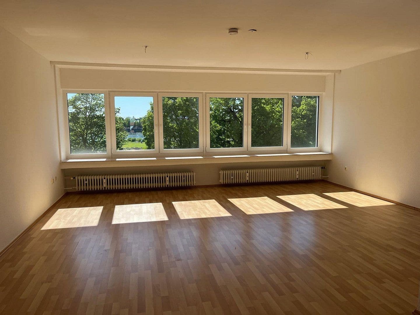 Pronájem bytu 3+1 77 m², Alfred-Schütte-Allee 162, Köln, Severní Porýní-Vestfálsko Pronájem bytu 3+1 77 m², Alfred-Schütte-Allee 162, Köln, Severní Porýní-Vestfálsko