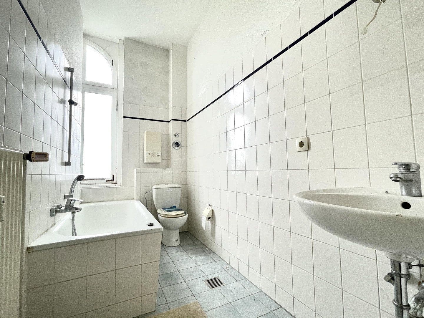 Prodej bytu 1+1 42 m², Sophie-Charlotten-Str. 73-74, Berlin, Berlín Prodej bytu 1+1 42 m², Sophie-Charlotten-Str. 73-74, Berlin, Berlín