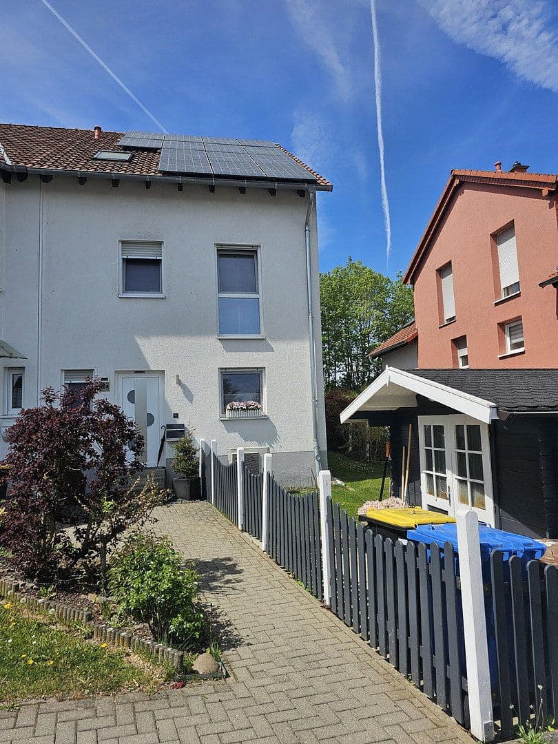 Prodej domu 145 m², pozemek 320 m², Idstein, Hessen Prodej domu 145 m², pozemek 320 m², Idstein, Hessen