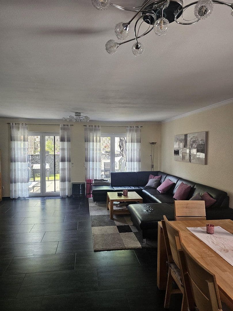 Prodej domu 145 m², pozemek 320 m², Idstein, Hessen Prodej domu 145 m², pozemek 320 m², Idstein, Hessen