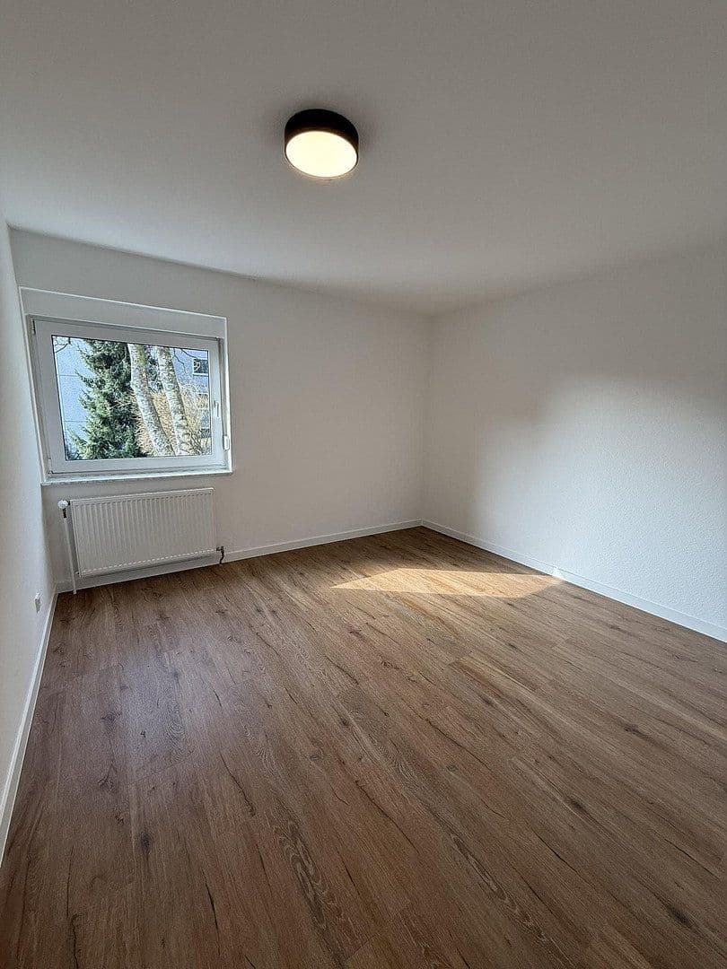 Pronájem bytu 2+1 72 m², Friedrich-Erbert Straße 28, Siegen, Severní Porýní-Vestfálsko Pronájem bytu 2+1 72 m², Friedrich-Erbert Straße 28, Siegen, Severní Porýní-Vestfálsko