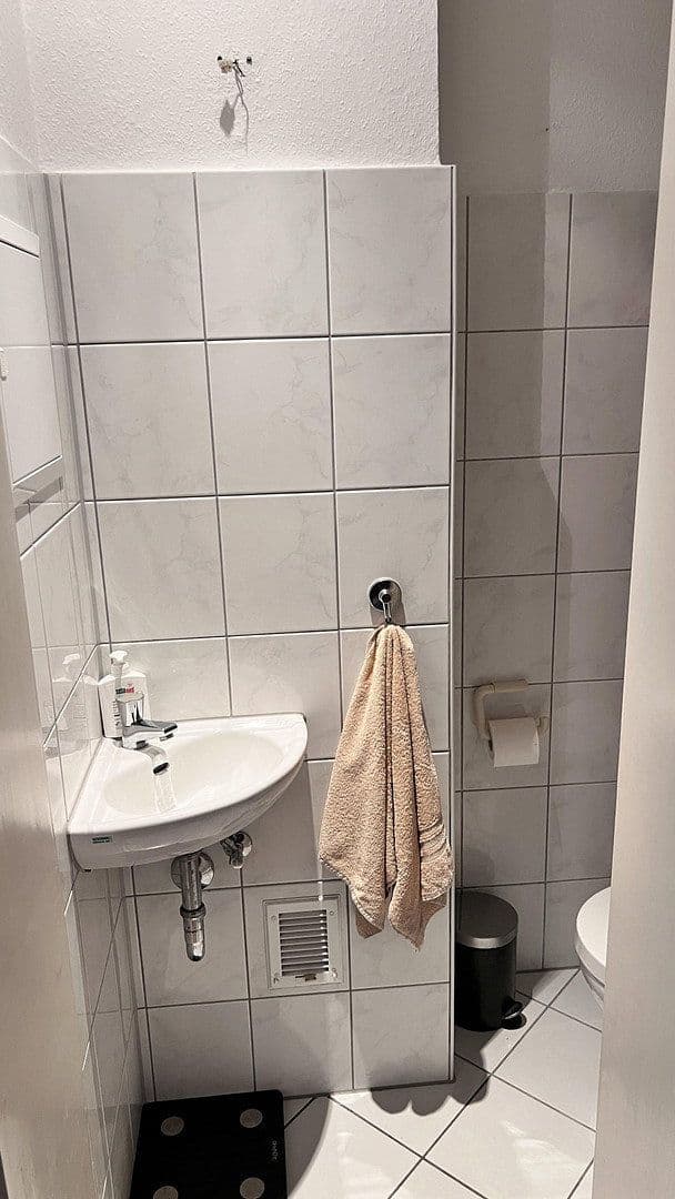 Pronájem bytu 3+1 79 m², Niederdonker Str. 9, Düsseldorf, Severní Porýní-Vestfálsko Pronájem bytu 3+1 79 m², Niederdonker Str. 9, Düsseldorf, Severní Porýní-Vestfálsko