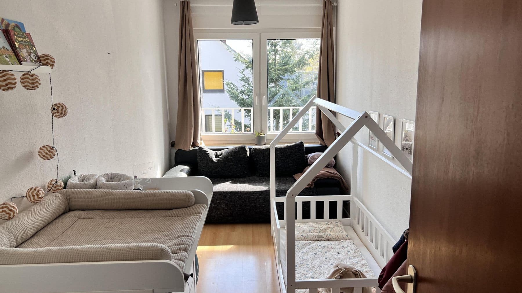 Pronájem bytu 3+1 79 m², Niederdonker Str. 9, Düsseldorf, Severní Porýní-Vestfálsko Pronájem bytu 3+1 79 m², Niederdonker Str. 9, Düsseldorf, Severní Porýní-Vestfálsko