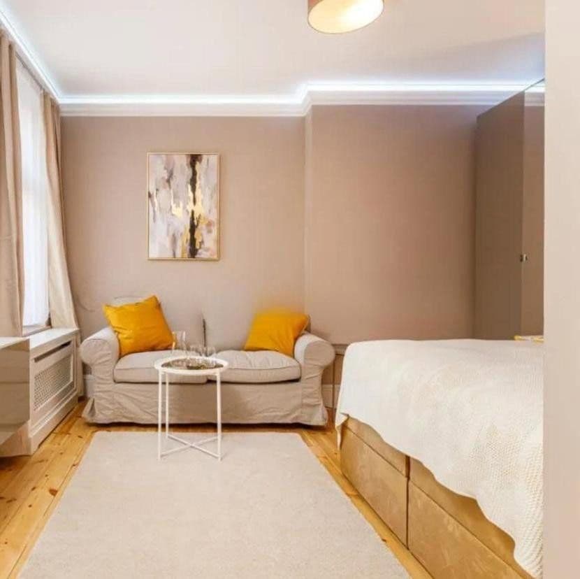Pronájem bytu 3+1 45 m², Gitschiner Strasse 89, Berlin, Berlín Pronájem bytu 3+1 45 m², Gitschiner Strasse 89, Berlin, Berlín