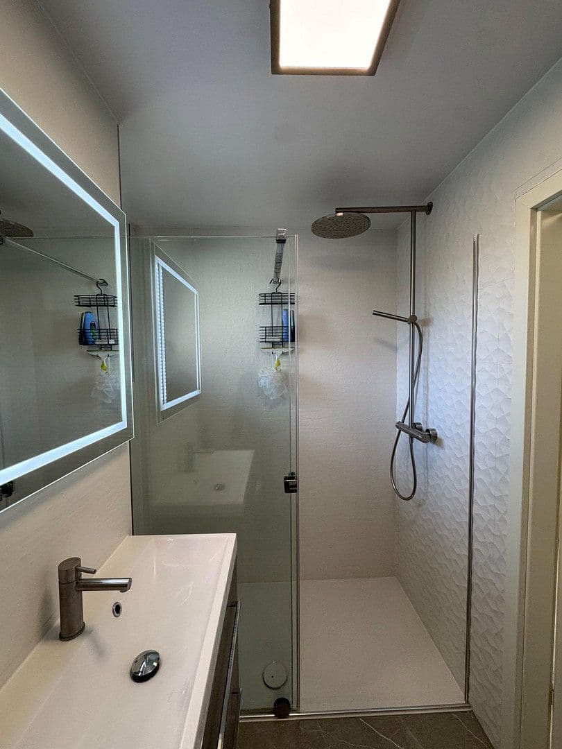 Prodej bytu 4+1 91 m², Konrad-Adenauer-Straße 2/1, Weinheim, Bádensko-Württembersko Prodej bytu 4+1 91 m², Konrad-Adenauer-Straße 2/1, Weinheim, Bádensko-Württembersko
