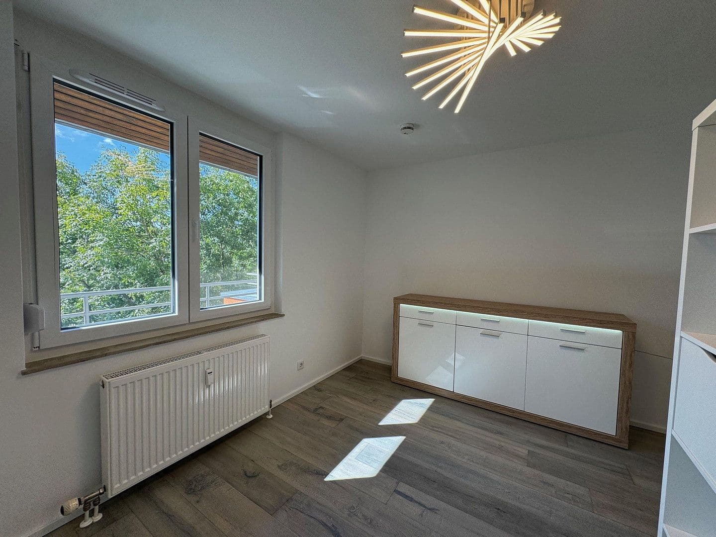 Prodej bytu 4+1 91 m², Konrad-Adenauer-Straße 2/1, Weinheim, Bádensko-Württembersko Prodej bytu 4+1 91 m², Konrad-Adenauer-Straße 2/1, Weinheim, Bádensko-Württembersko