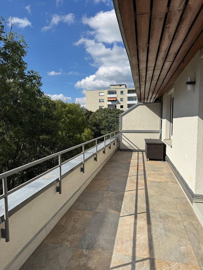 Prodej bytu 4+1 91 m², Konrad-Adenauer-Straße 2/1, Weinheim, Bádensko-Württembersko Prodej bytu 4+1 91 m², Konrad-Adenauer-Straße 2/1, Weinheim, Bádensko-Württembersko