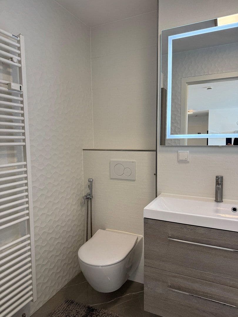 Prodej bytu 4+1 91 m², Konrad-Adenauer-Straße 2/1, Weinheim, Bádensko-Württembersko Prodej bytu 4+1 91 m², Konrad-Adenauer-Straße 2/1, Weinheim, Bádensko-Württembersko