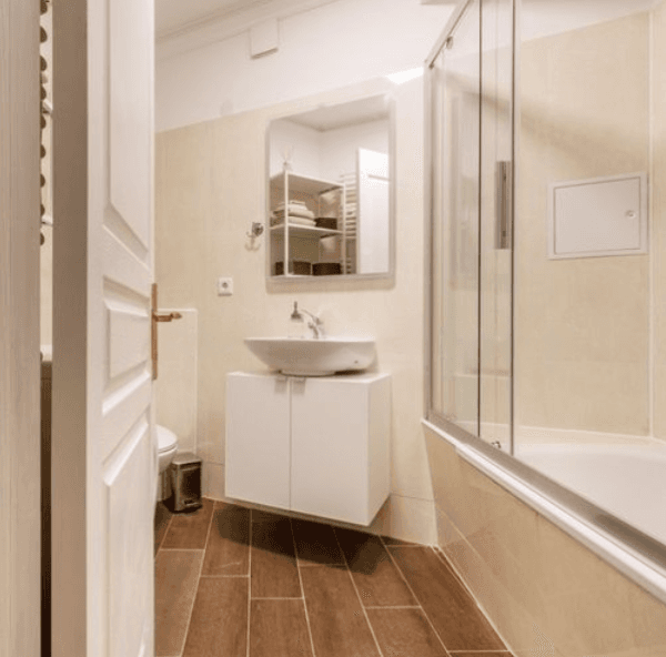 Pronájem bytu 3+1 104 m², Gitschiner Strasse 89, Berlin, Berlín Pronájem bytu 3+1 104 m², Gitschiner Strasse 89, Berlin, Berlín