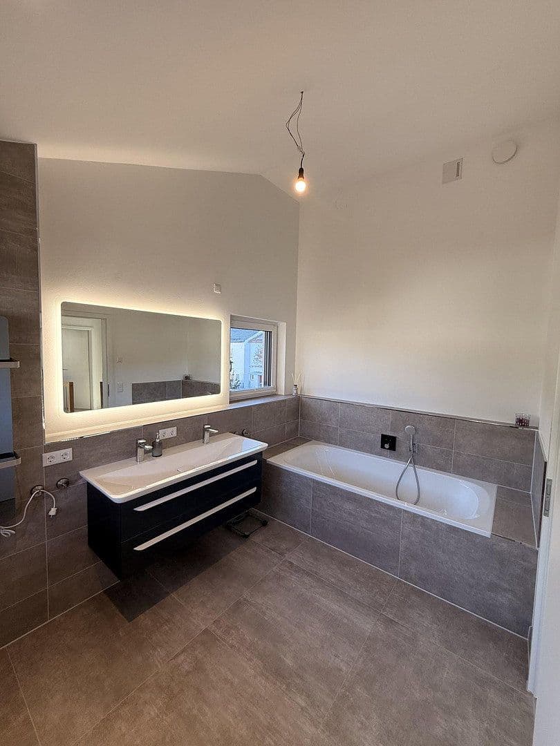 Prodej domu 171 m², pozemek 417 m², Neuried, Bavorsko Prodej domu 171 m², pozemek 417 m², Neuried, Bavorsko