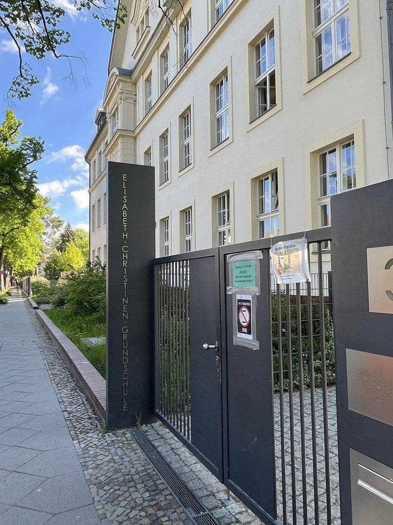 Prodej pozemku 1.421 m², Berlin, Berlín Prodej pozemku 1.421 m², Berlin, Berlín