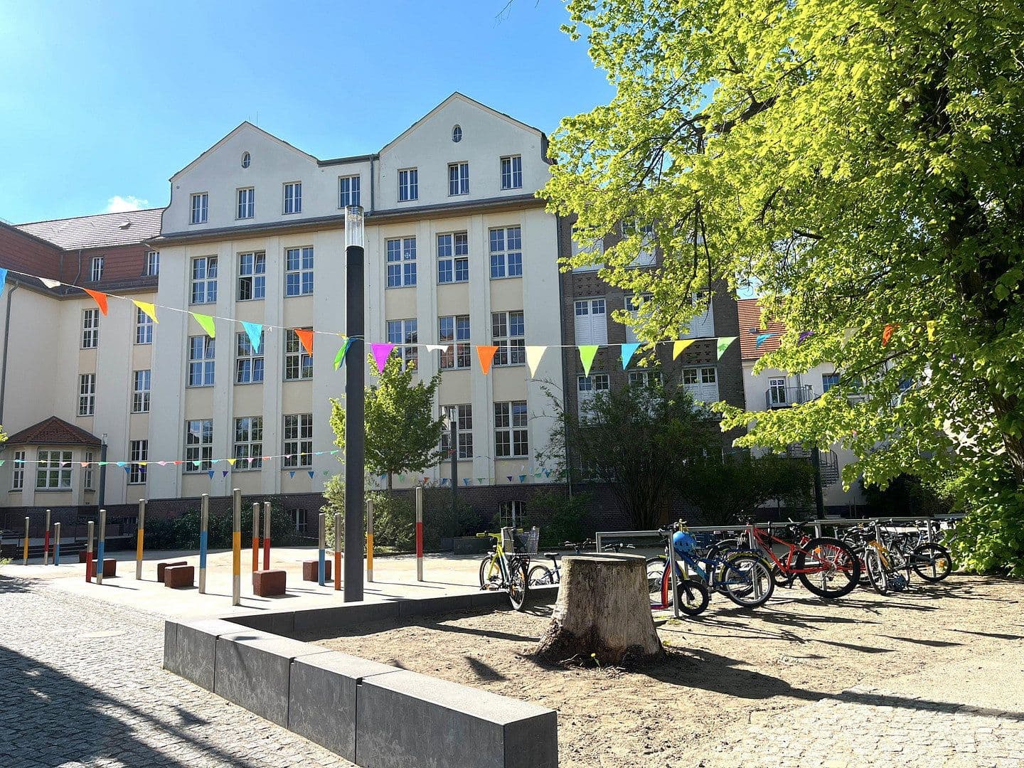 Prodej pozemku 1.421 m², Berlin, Berlín Prodej pozemku 1.421 m², Berlin, Berlín