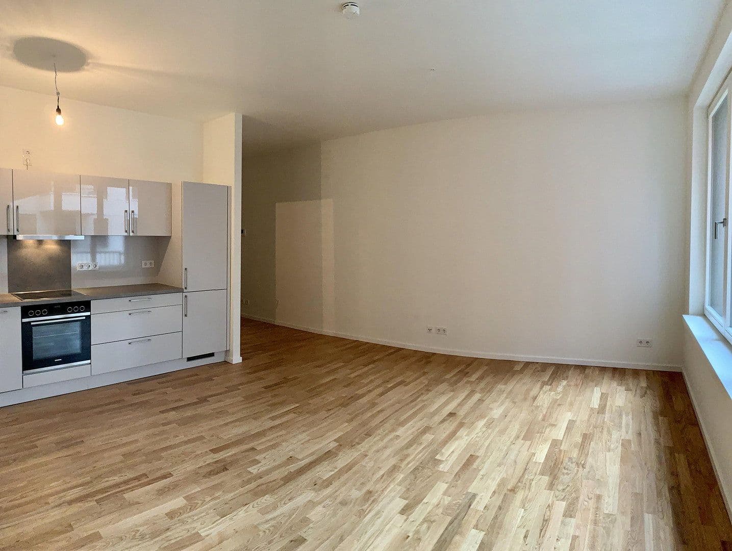 Pronájem bytu 1+1 40 m², Genthiner Str. 46, Berlin, Berlín Pronájem bytu 1+1 40 m², Genthiner Str. 46, Berlin, Berlín