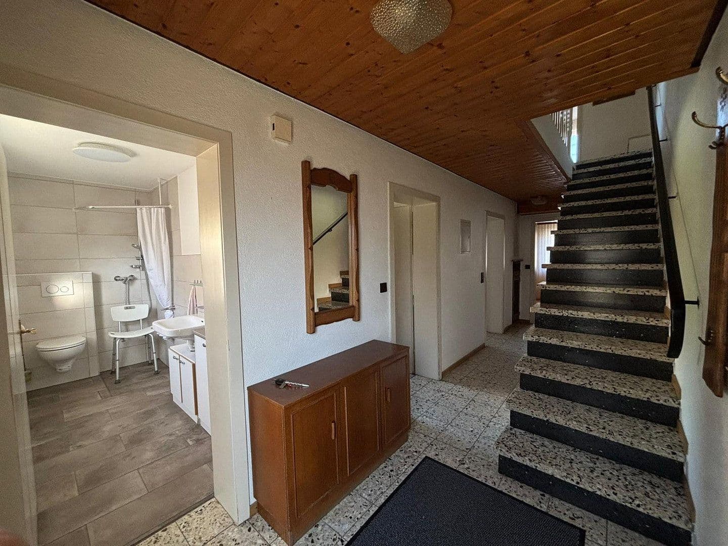 Prodej domu 96 m², pozemek 1.092 m², Bretzfeld, Bádensko-Württembersko Prodej domu 96 m², pozemek 1.092 m², Bretzfeld, Bádensko-Württembersko