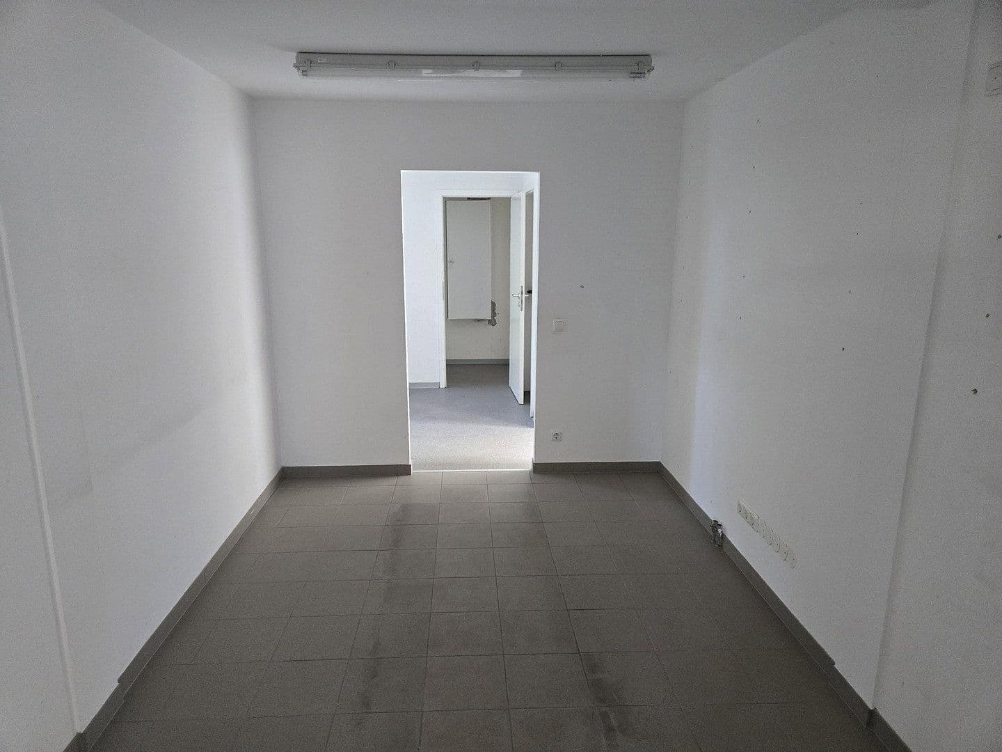 Pronájem nebytového prostoru 185 m², Windbergweg 1, Berlin, Berlín Pronájem nebytového prostoru 185 m², Windbergweg 1, Berlin, Berlín