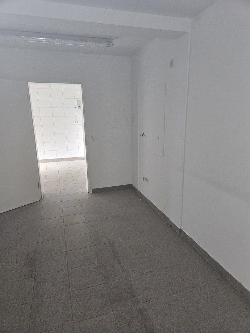 Pronájem nebytového prostoru 185 m², Windbergweg 1, Berlin, Berlín Pronájem nebytového prostoru 185 m², Windbergweg 1, Berlin, Berlín