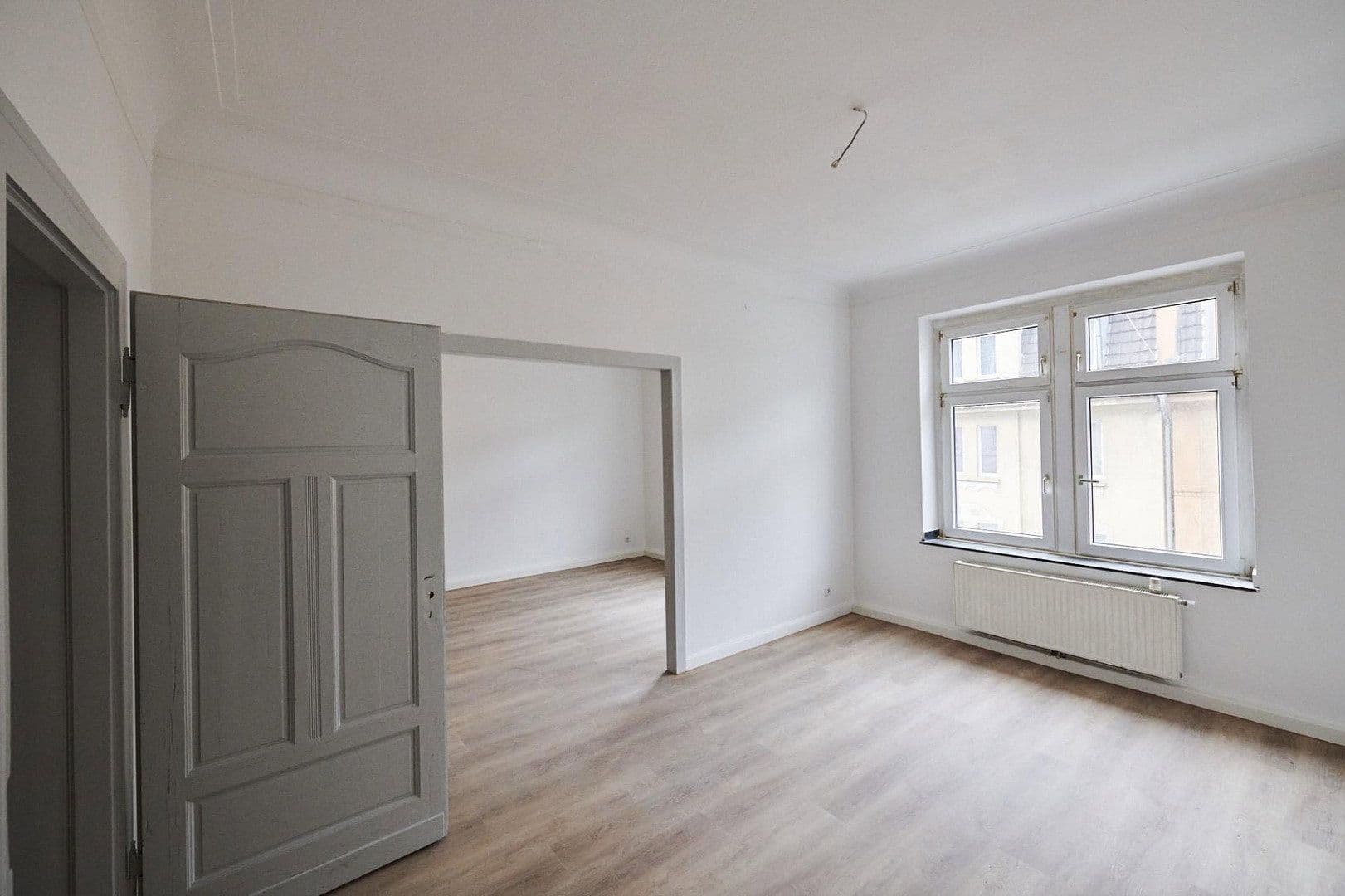 Pronájem bytu 3+kk 96 m², Düsseldorf, Severní Porýní-Vestfálsko Pronájem bytu 3+kk 96 m², Düsseldorf, Severní Porýní-Vestfálsko