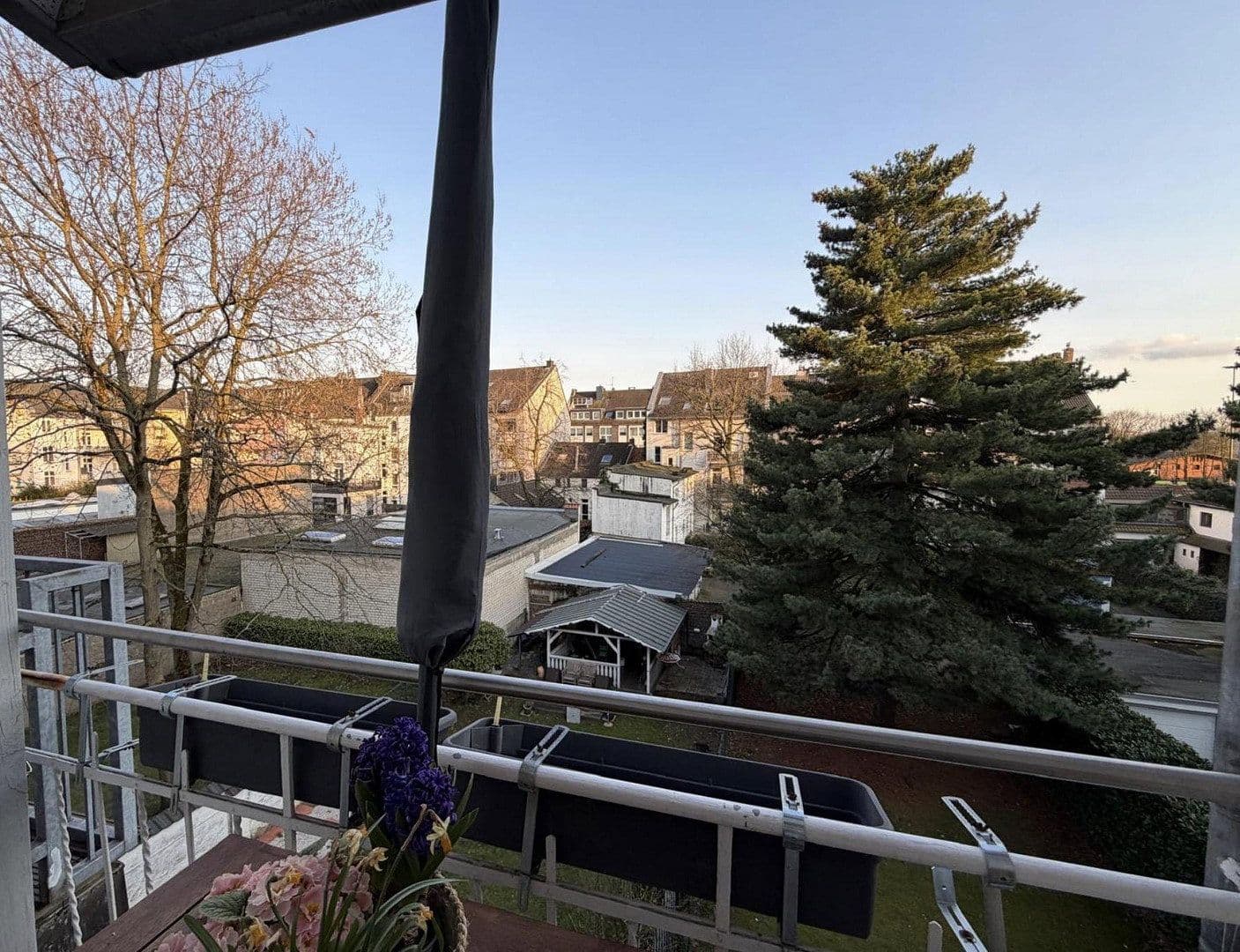 Pronájem bytu 3+kk 96 m², Düsseldorf, Severní Porýní-Vestfálsko Pronájem bytu 3+kk 96 m², Düsseldorf, Severní Porýní-Vestfálsko