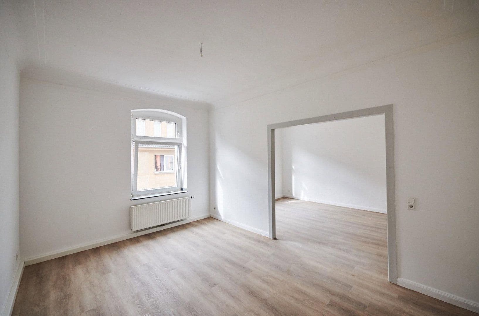 Pronájem bytu 3+kk 96 m², Düsseldorf, Severní Porýní-Vestfálsko Pronájem bytu 3+kk 96 m², Düsseldorf, Severní Porýní-Vestfálsko