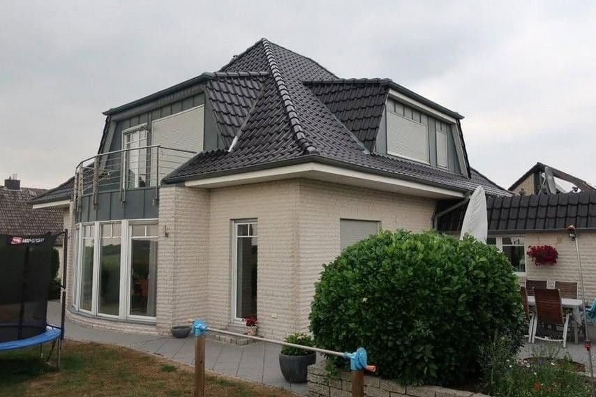 Prodej domu 180 m², pozemek 550 m², Seelze, Dolní Sasko Prodej domu 180 m², pozemek 550 m², Seelze, Dolní Sasko