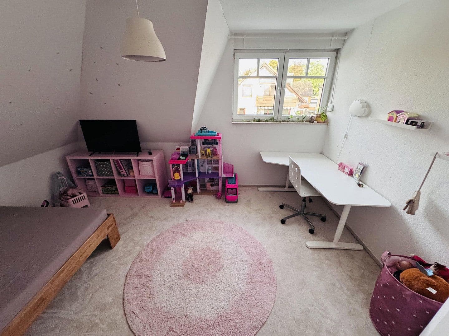 Prodej domu 180 m², pozemek 550 m², Seelze, Dolní Sasko Prodej domu 180 m², pozemek 550 m², Seelze, Dolní Sasko