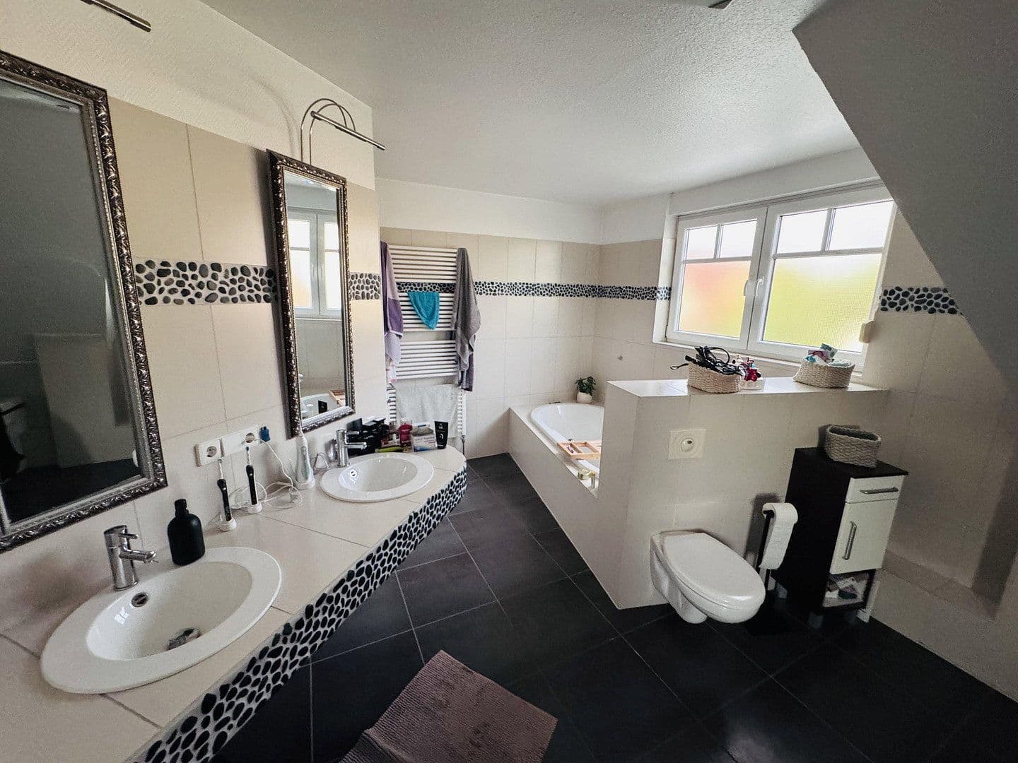 Prodej domu 180 m², pozemek 550 m², Seelze, Dolní Sasko Prodej domu 180 m², pozemek 550 m², Seelze, Dolní Sasko
