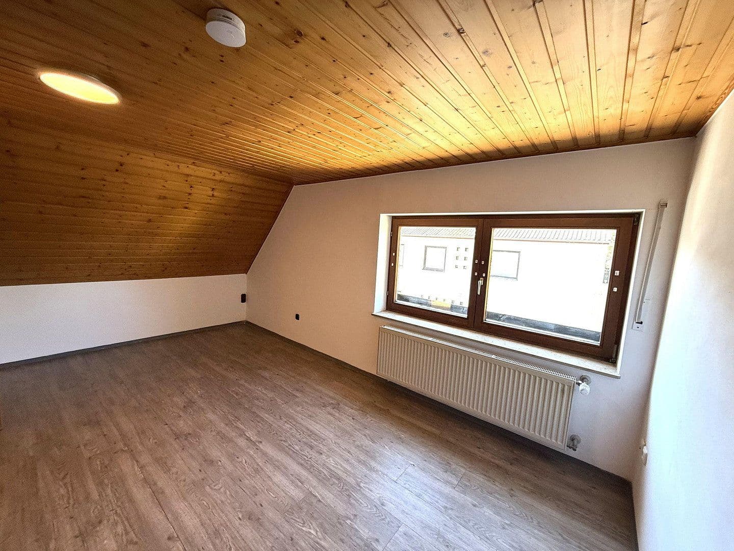 Prodej domu 320 m², pozemek 551 m², Ansbach, Bavorsko Prodej domu 320 m², pozemek 551 m², Ansbach, Bavorsko