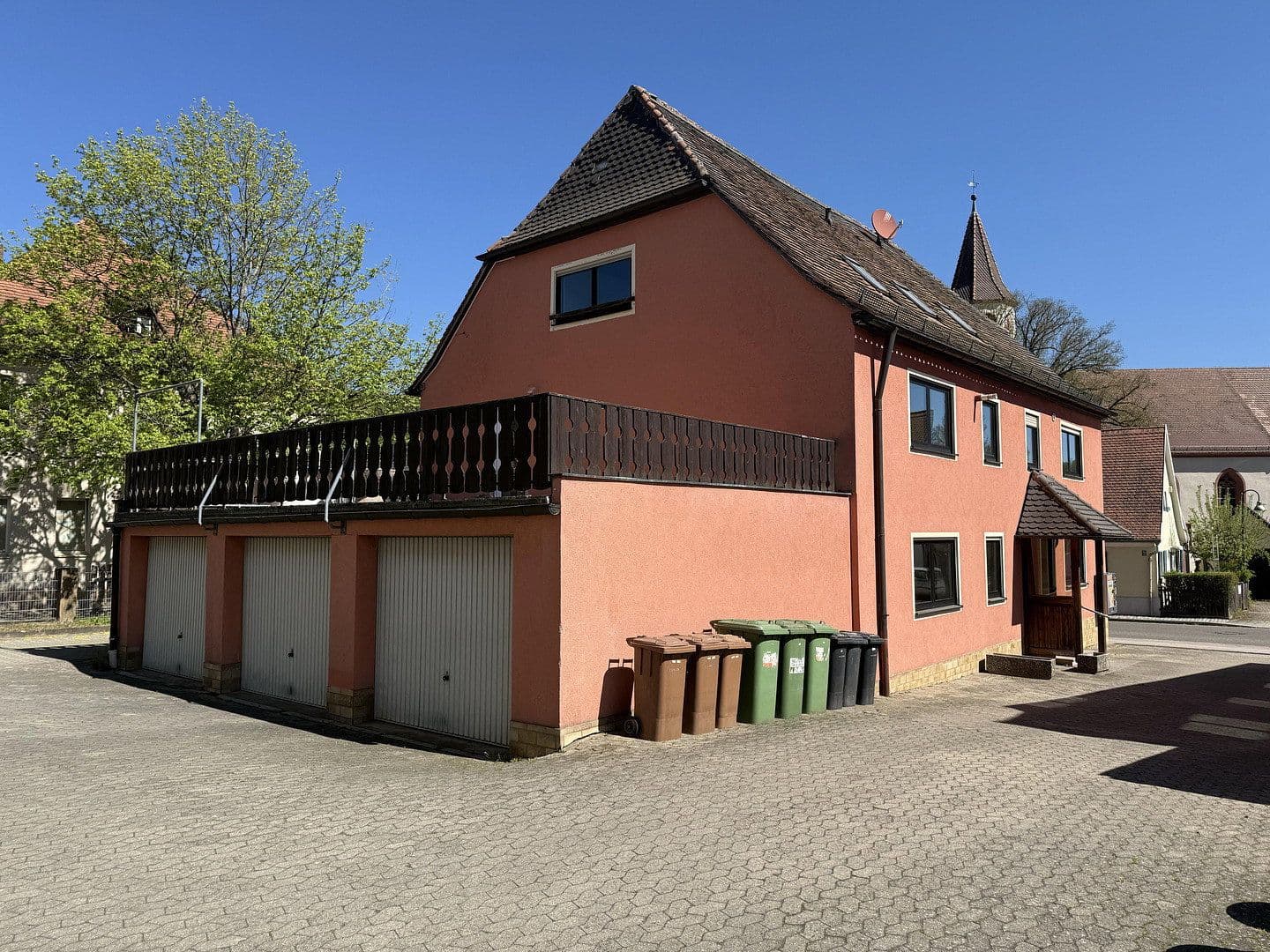 Prodej domu 320 m², pozemek 551 m², Ansbach, Bavorsko Prodej domu 320 m², pozemek 551 m², Ansbach, Bavorsko