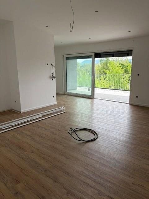 Pronájem bytu 5+1 149 m², Nürtingen, Bádensko-Württembersko Pronájem bytu 5+1 149 m², Nürtingen, Bádensko-Württembersko