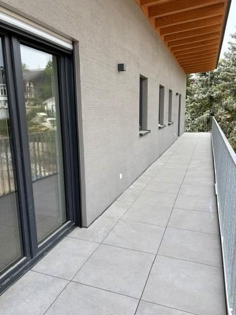 Pronájem bytu 5+1 149 m², Nürtingen, Bádensko-Württembersko Pronájem bytu 5+1 149 m², Nürtingen, Bádensko-Württembersko