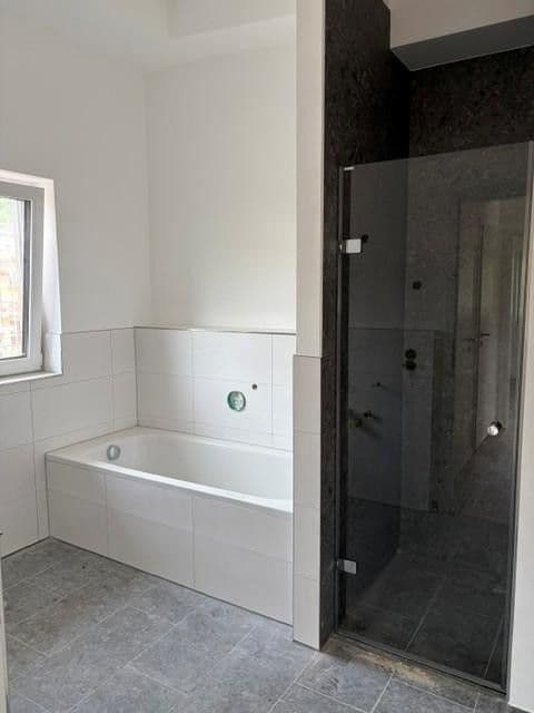 Pronájem bytu 5+1 149 m², Nürtingen, Bádensko-Württembersko Pronájem bytu 5+1 149 m², Nürtingen, Bádensko-Württembersko