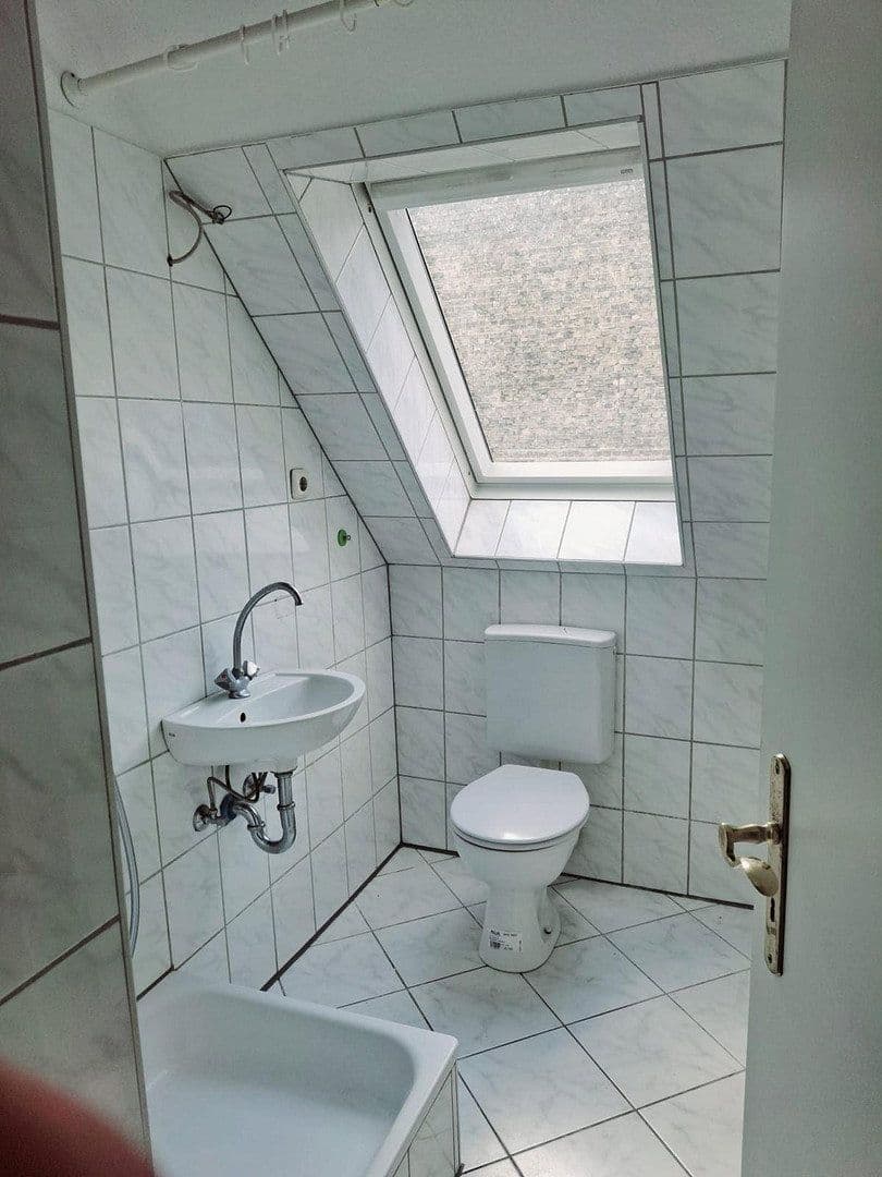 Pronájem bytu 3+1 59 m², Salizéstr. 5, Wiesbaden, Hessen Pronájem bytu 3+1 59 m², Salizéstr. 5, Wiesbaden, Hessen
