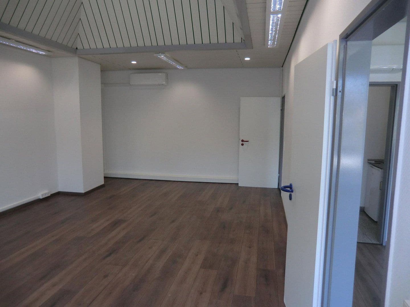 Pronájem kanceláře 112 m², Maybachstr. 3, Karlsruhe, Bádensko-Württembersko Pronájem kanceláře 112 m², Maybachstr. 3, Karlsruhe, Bádensko-Württembersko