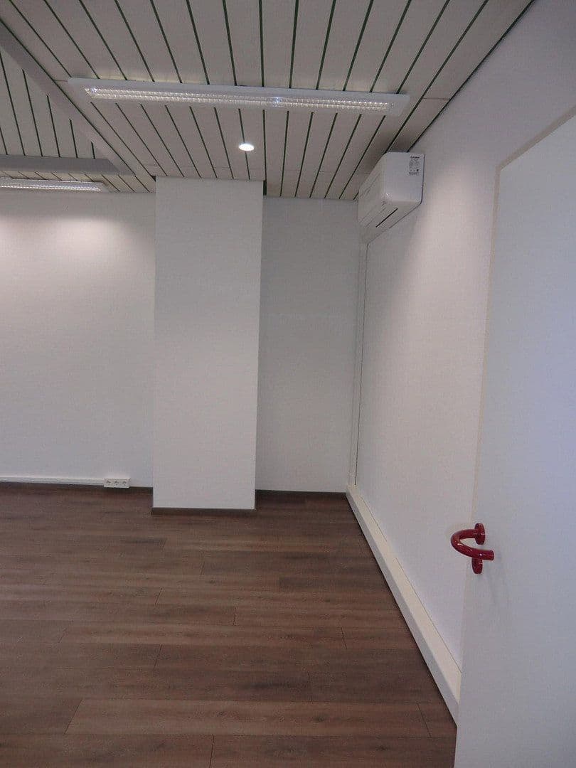 Pronájem kanceláře 112 m², Maybachstr. 3, Karlsruhe, Bádensko-Württembersko Pronájem kanceláře 112 m², Maybachstr. 3, Karlsruhe, Bádensko-Württembersko