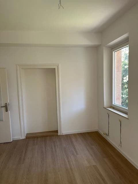 Pronájem bytu 3+1 83 m², Waldstromerstr. 18, Nürnberg, Bavorsko Pronájem bytu 3+1 83 m², Waldstromerstr. 18, Nürnberg, Bavorsko