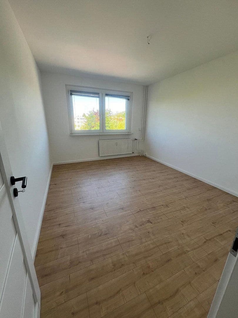 Pronájem bytu 3+1 70 m², Alfred-Haude-Straße 27, Neubrandenburg, Mecklenburg-Vorpommern Pronájem bytu 3+1 70 m², Alfred-Haude-Straße 27, Neubrandenburg, Mecklenburg-Vorpommern