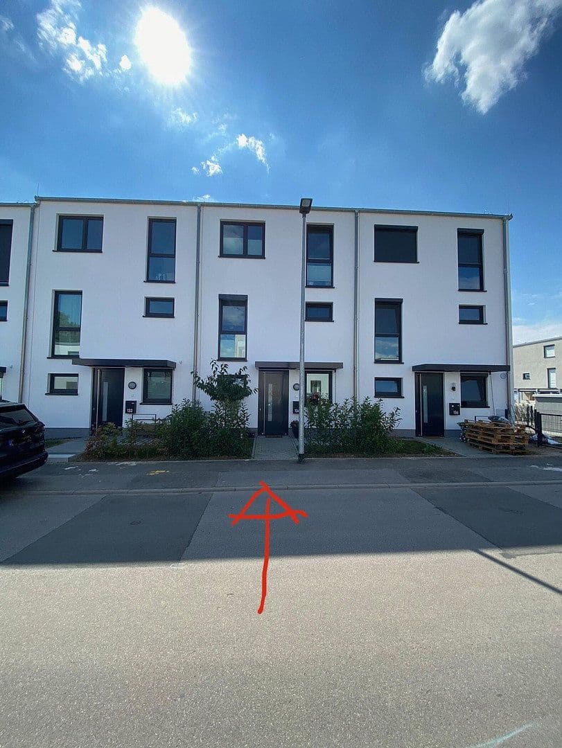 Pronájem domu 139 m², pozemek 122 m², Rotkehlchenweg 134, Wiesbaden, Hessen Pronájem domu 139 m², pozemek 122 m², Rotkehlchenweg 134, Wiesbaden, Hessen